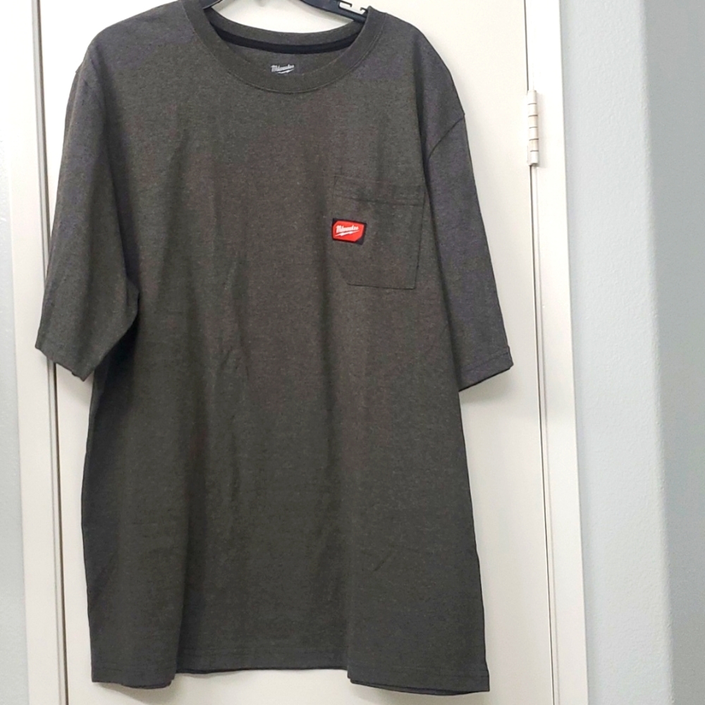 Milwaukee Men's XL Tshirt Grey